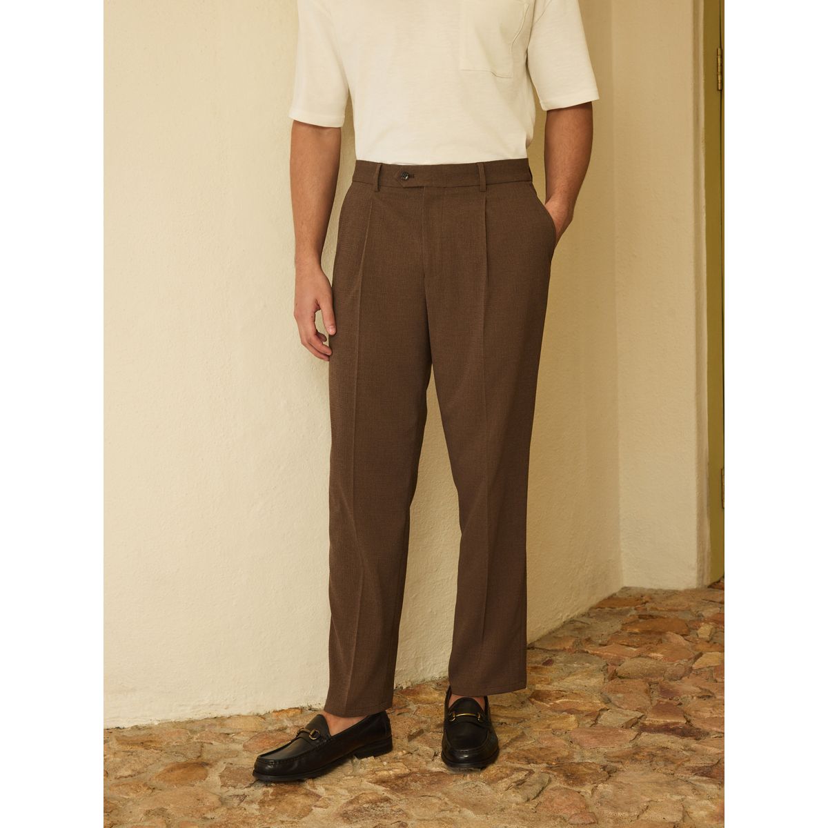 Pantalon de costume décontracté en seersucker marron, NEXT