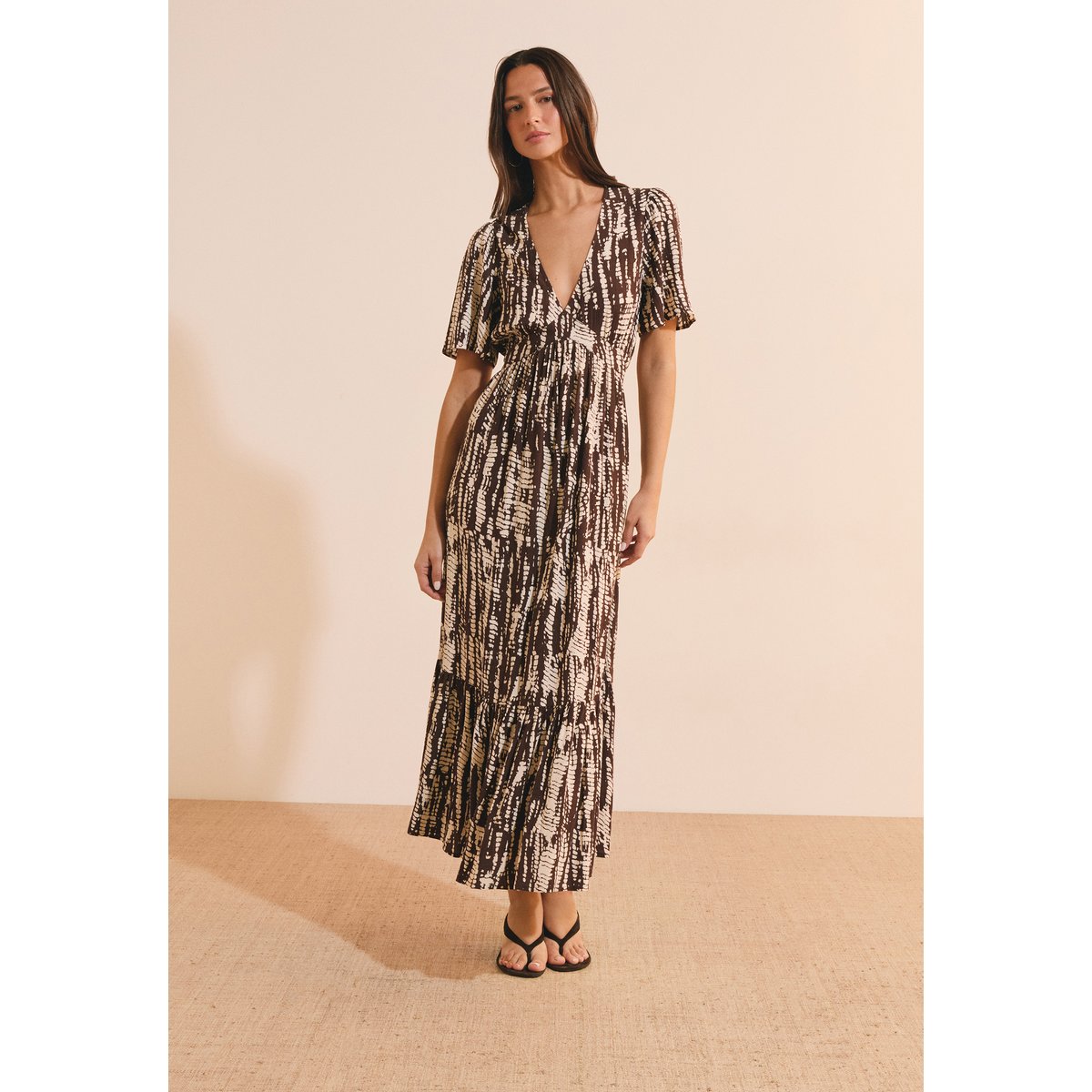 Robe longue col V à motifs ROMELIE IMP imp fd marron, ETAM