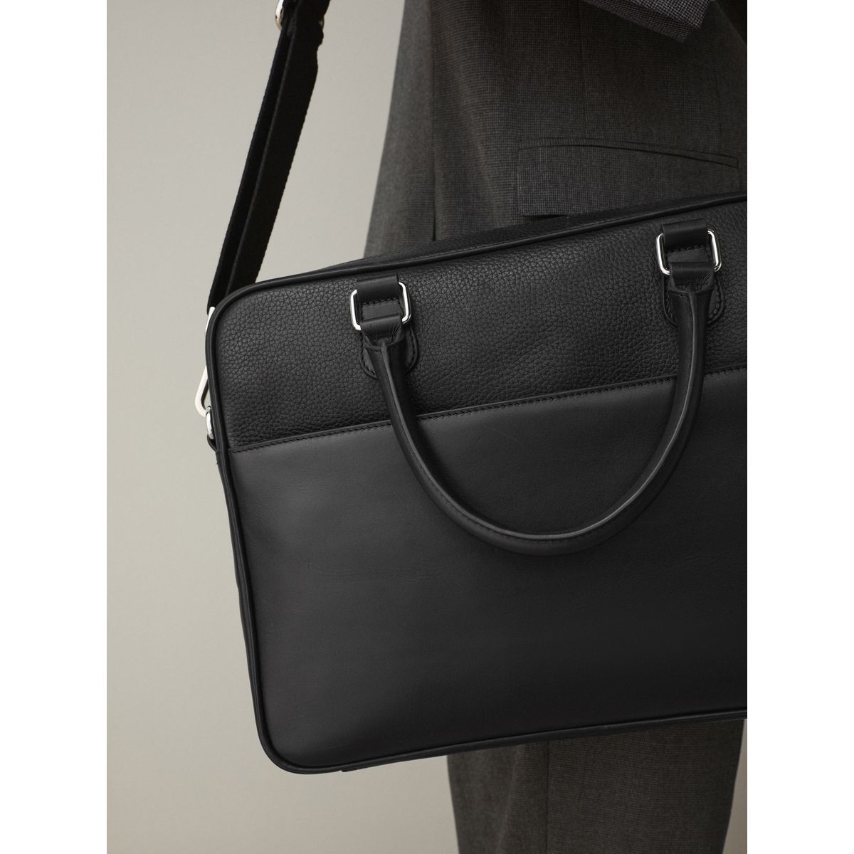 Sacoche en cuir signature noir, NEXT