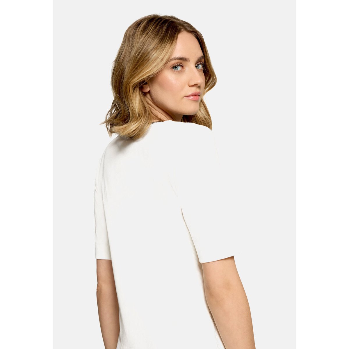 T-shirt basique de texture côtelée patch cream/green, BETTY BARCLAY