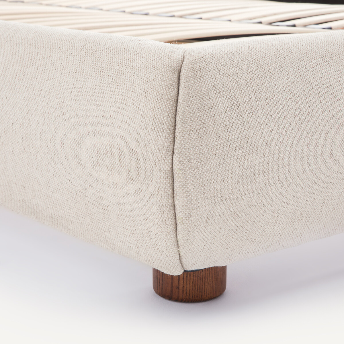 Gewatteerd 2-persoon bedframe, NUVOLE, ontwerp door Emmanuel Gallina touwkleur, EMMANUEL GALLINA X AM.PM