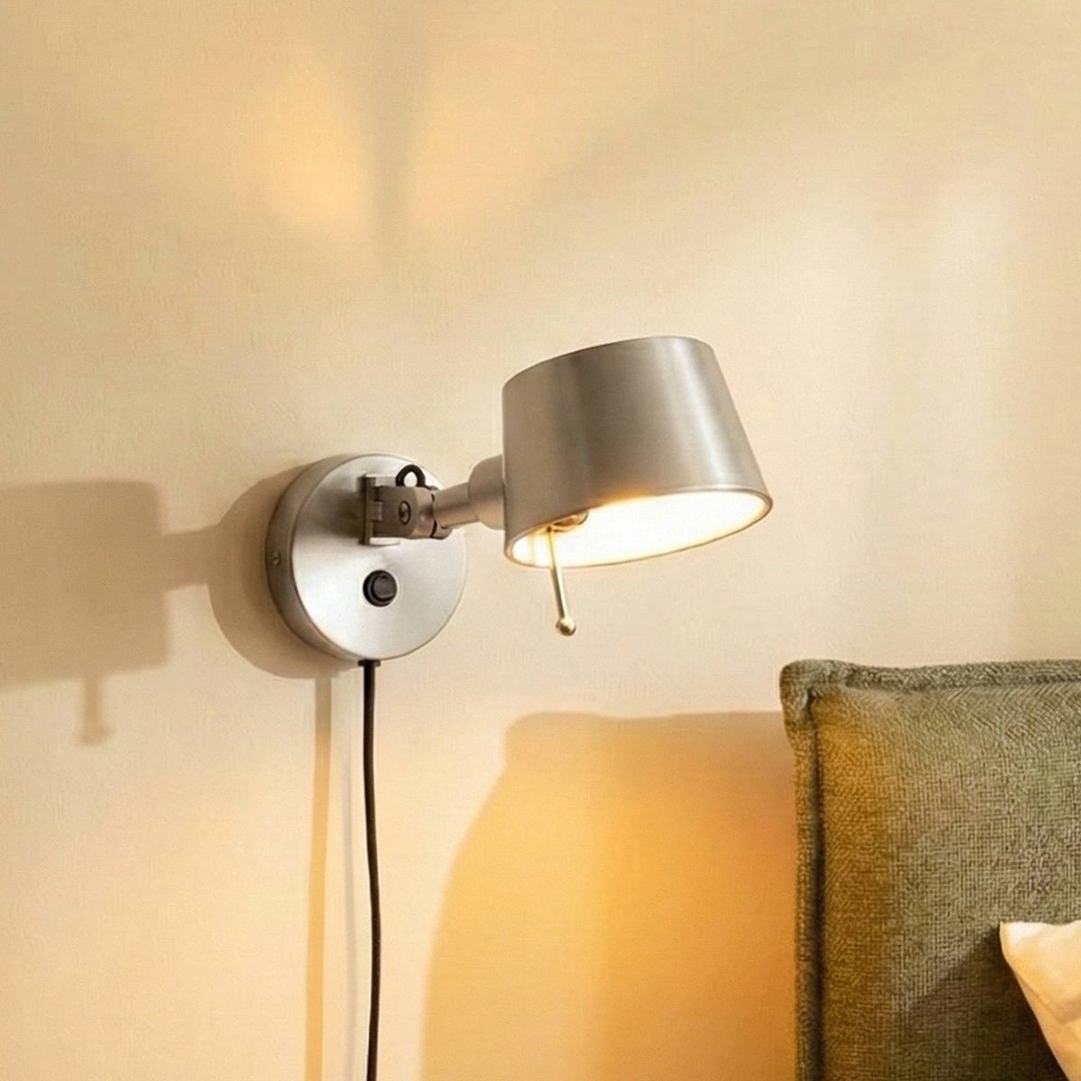 Applique en métal moderne, Silka nickel satiné, LUCANDE