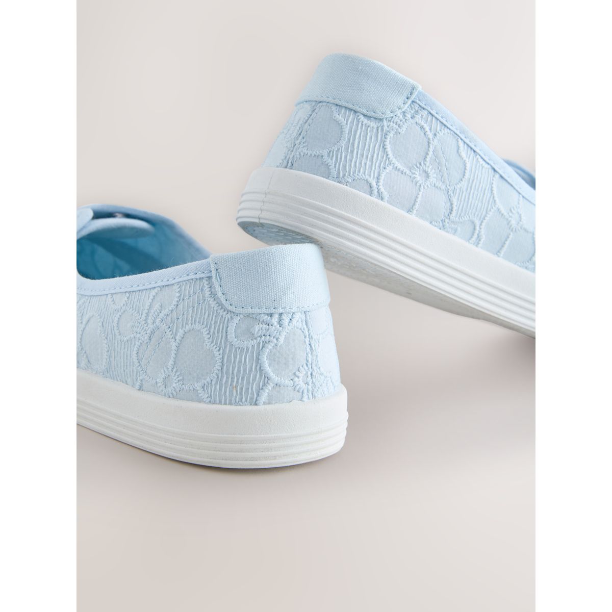 Baskets sans lacets en toile bleu clair, NEXT