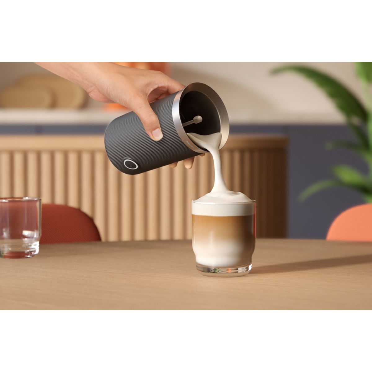 Mousseur à lait noir pour baristina couleur unique, PHILIPS