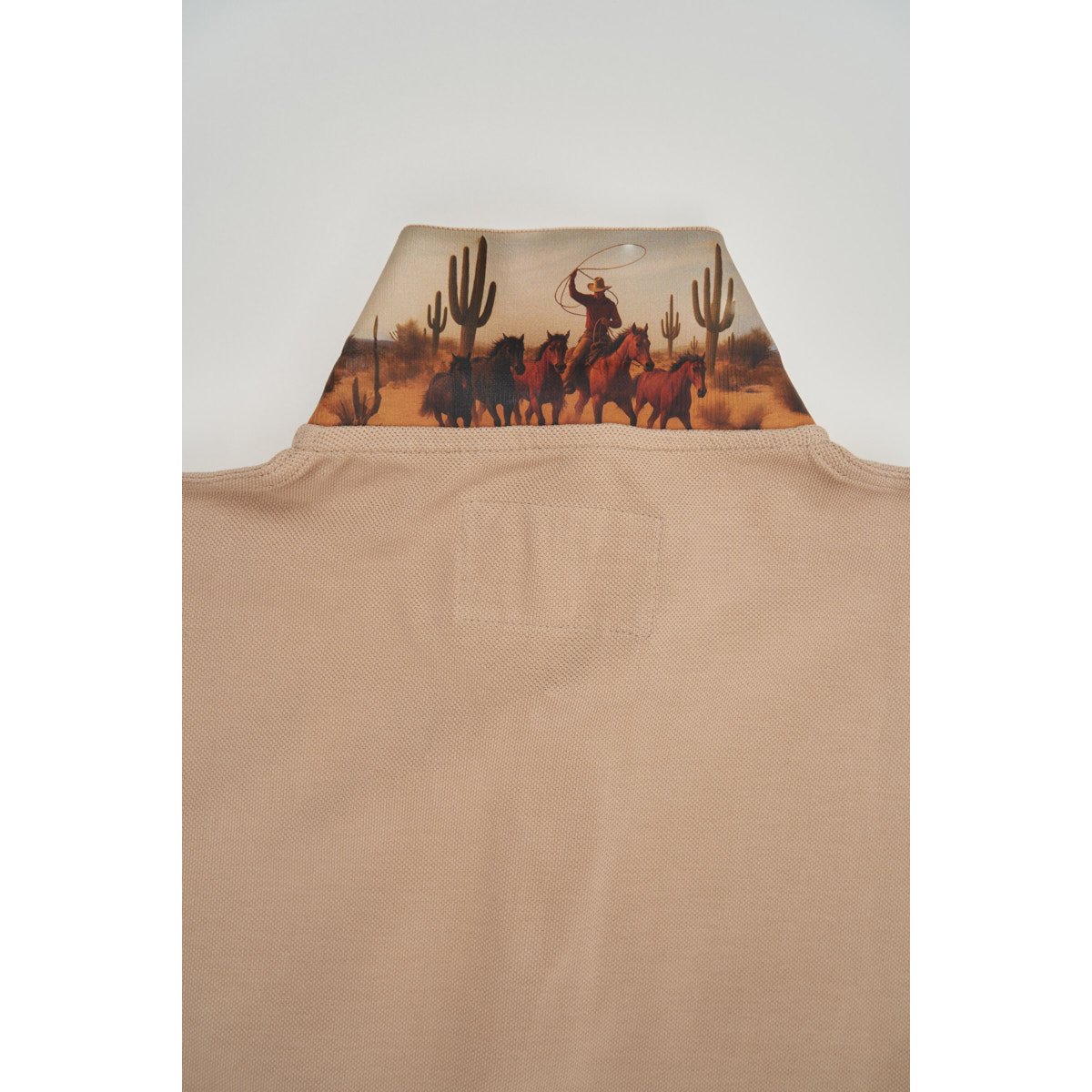 Polo avec un imprimé sous col beige, MCS