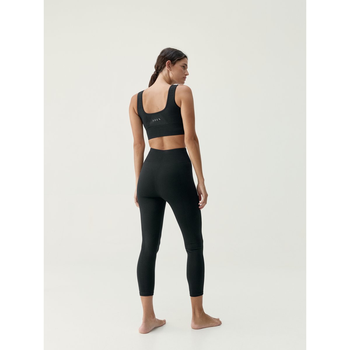 Brassière de sport femme Idara maintien élevé bretelles coussinets amovibles noir profond, BORN