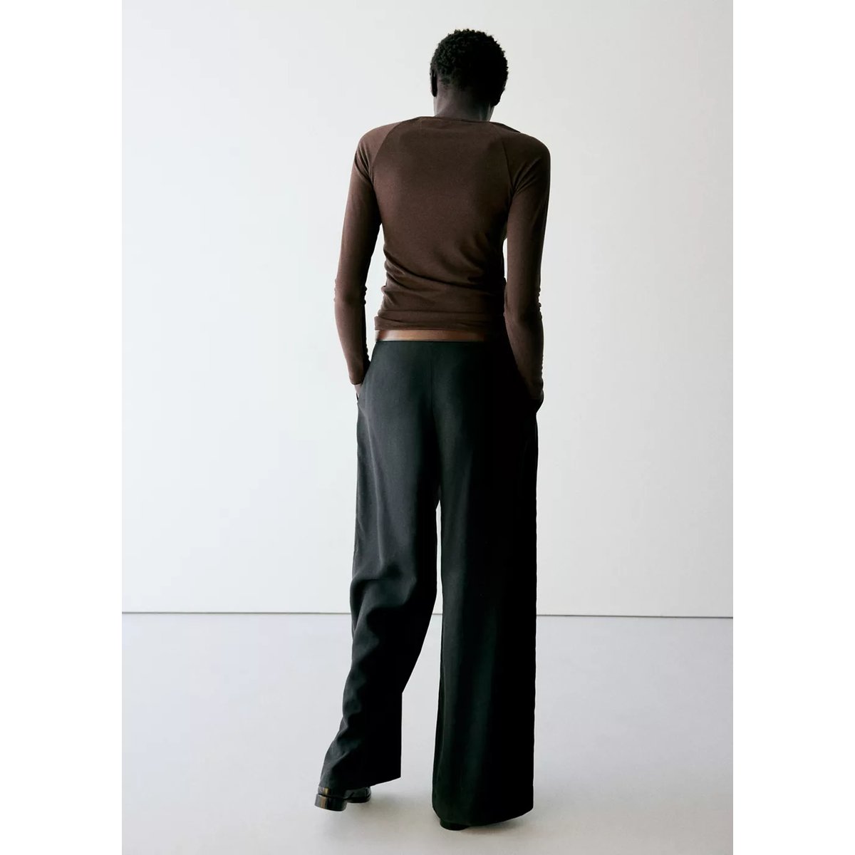 T-shirt col bateau uni chocolat, MANGO