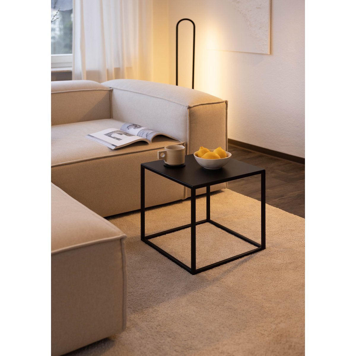 Table d'appoint SOLI X noir, METALLBUDE