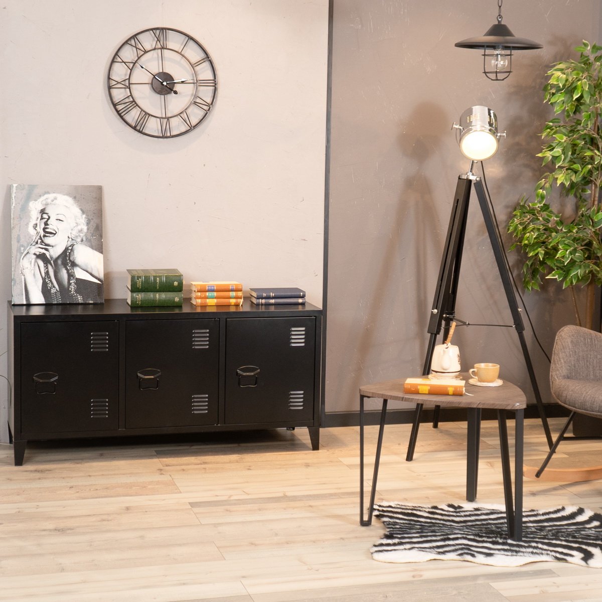 Armoire de rangement bas h58cm 3 portes 2 étagères en métal style industriel, MATAPOURI noir, MEUBLES COSY