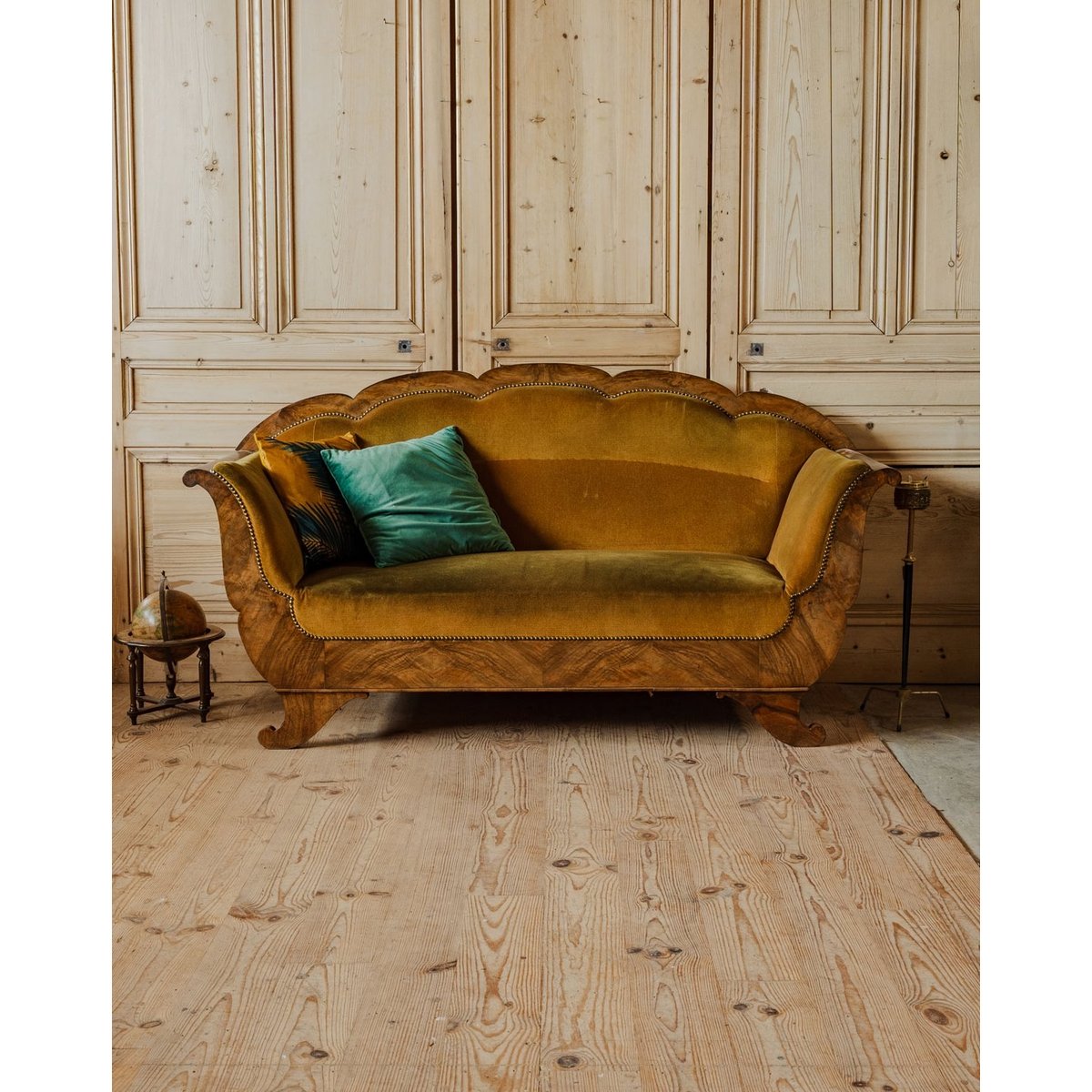 Banquette en bois et velours Martine N°50 - Bon état bois foncé, DEBONGOUT