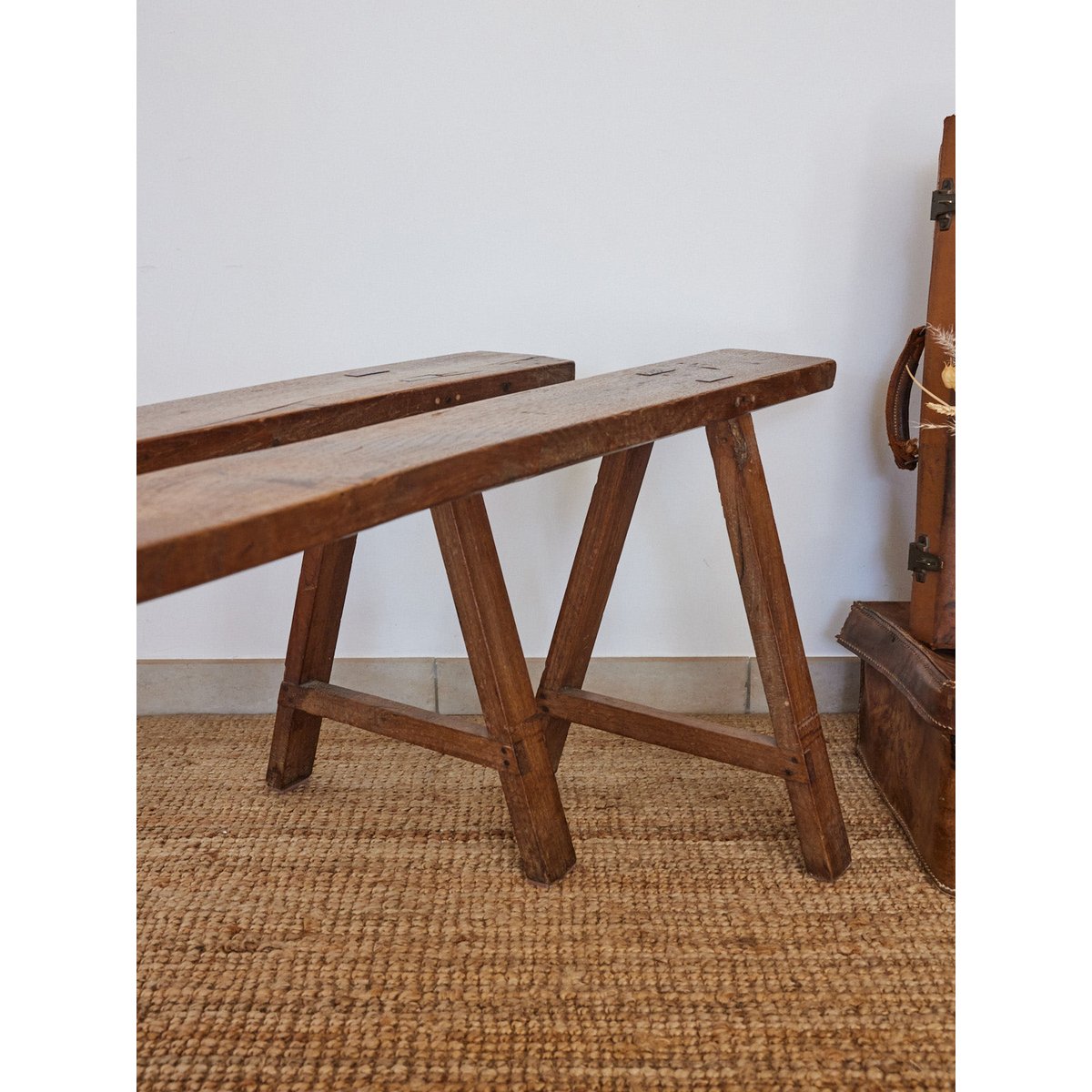 Paire de bancs de ferme en bois Antoine N°434 - Bon état bois clair, DEBONGOUT