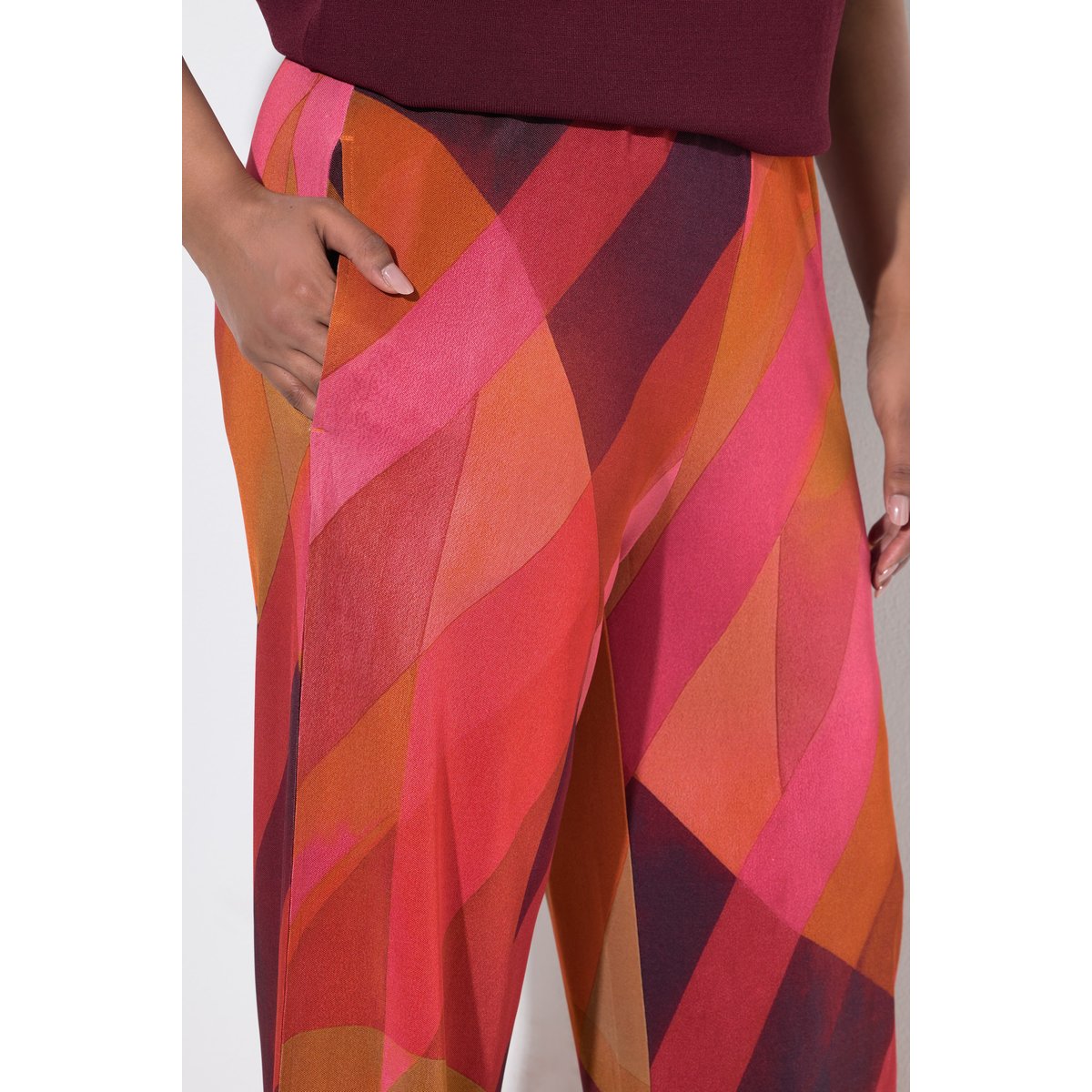 Pantalon au tombé fluide, motif à rayures rouge vin, ULLA POPKEN