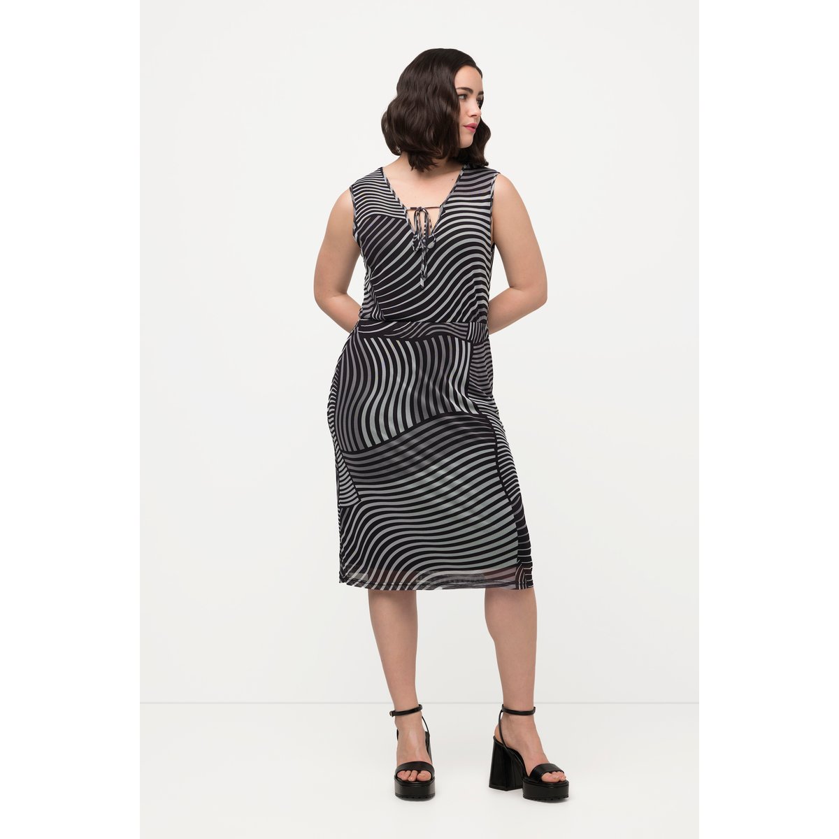 Robe midi en mesh à col V et sans manches noir, ULLA POPKEN