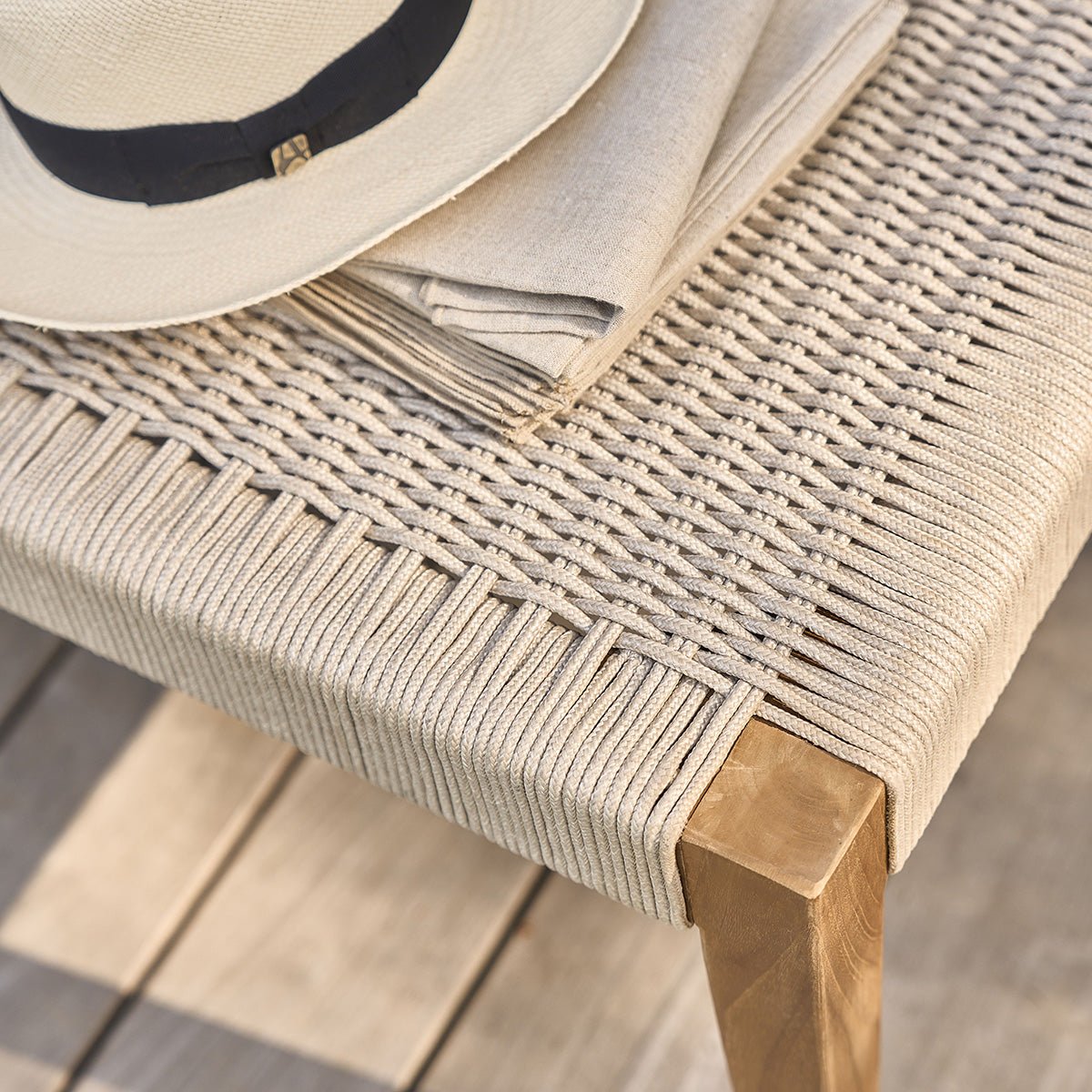 Banc de jardin en teck massif et cordage 3 places LIVIE beige, BERAH GETAH