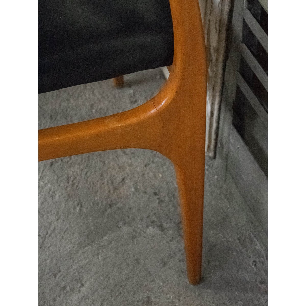 Lot de 4 chaises scandinaves Alma N°1095 - Bon état bois, DEBONGOUT