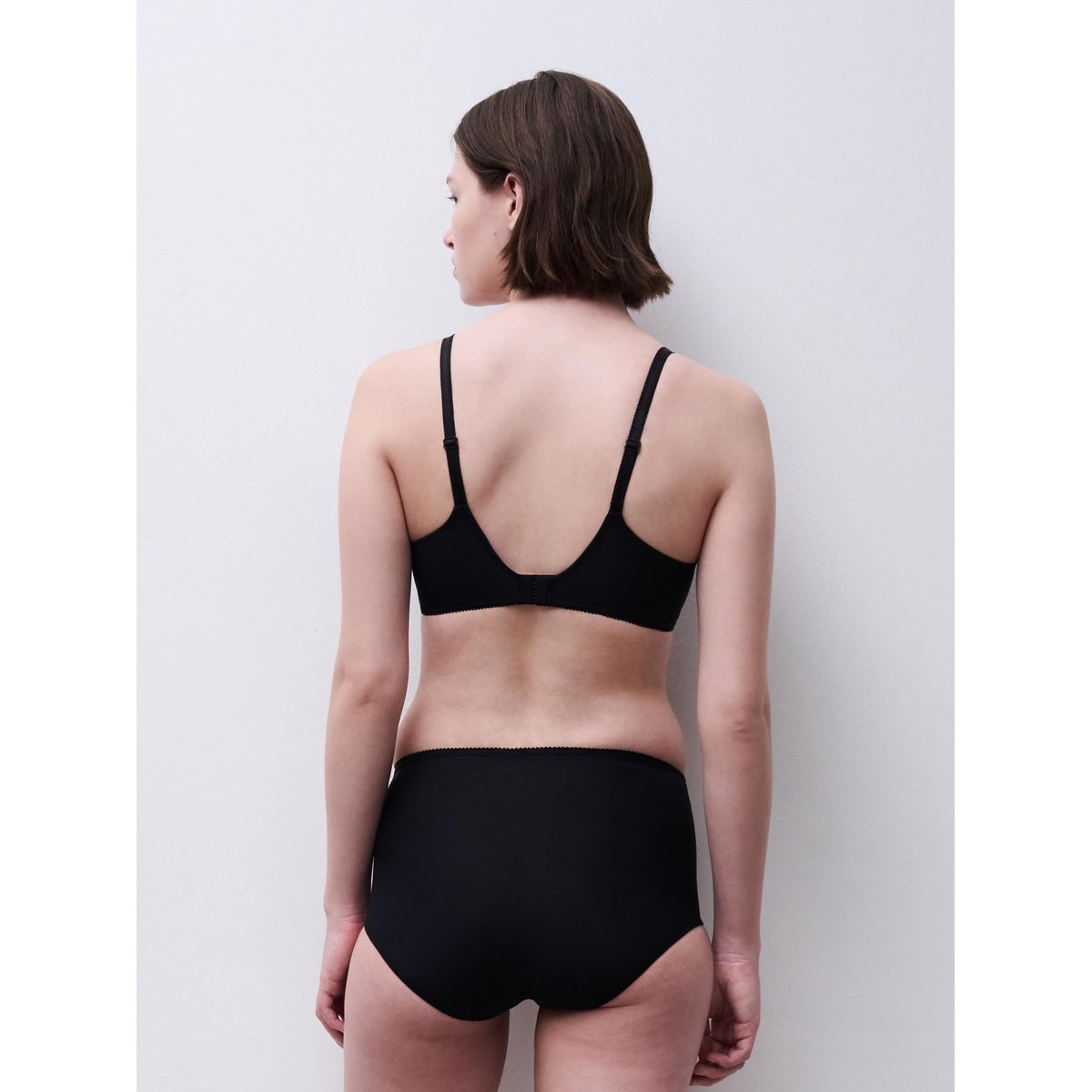 Soutien-gorge moulé emboîtant MARIS noir, CHANTELLE
