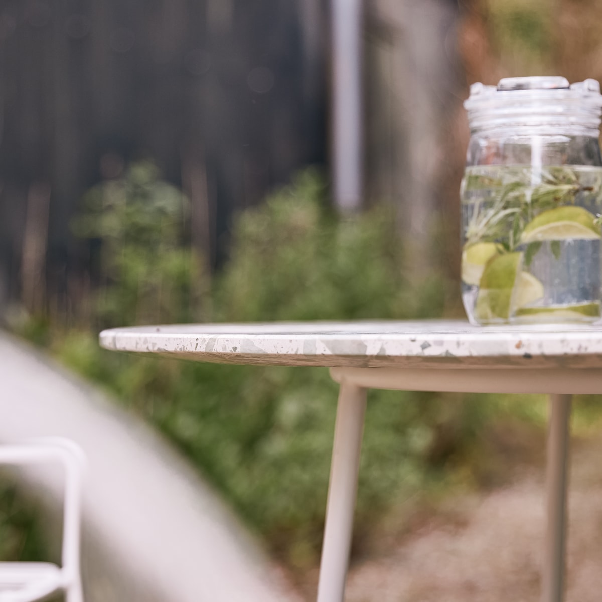 Table de jardin en Terrazzo premium, ELIO vert, TIKAMOON