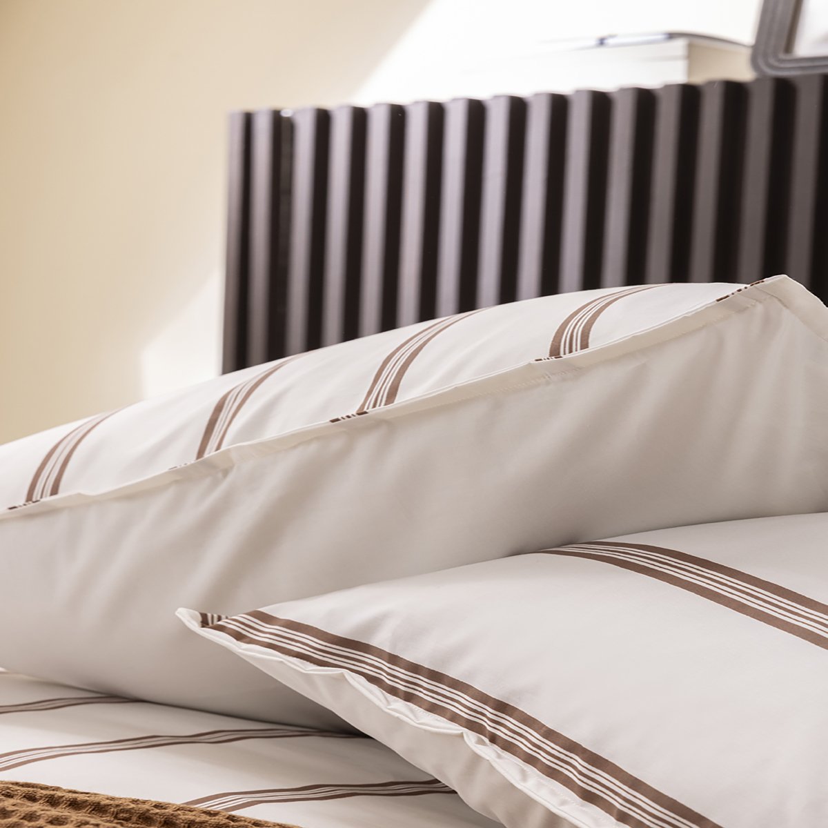 Parure de lit imprimée en percale de coton, taies carrées, ESQUISSE marron foncé, ESSIX