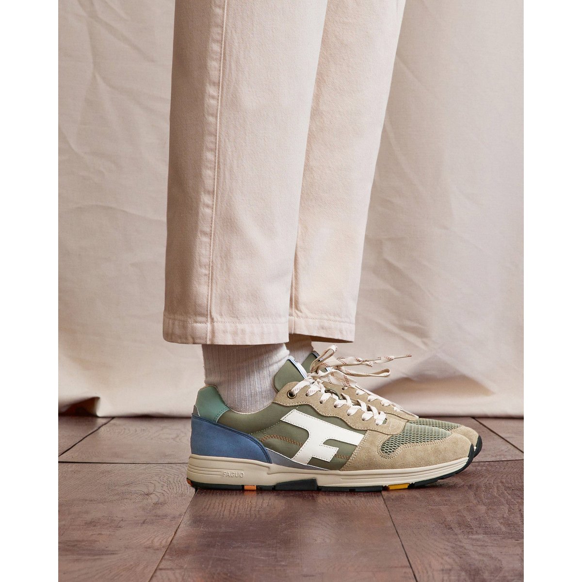 Running tissu suede OLIVE kaki et bleu, FAGUO