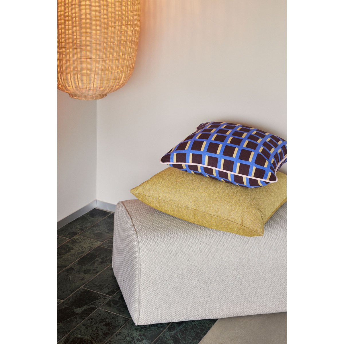 Coussin en polyester POPPY jaune, HUBSCH