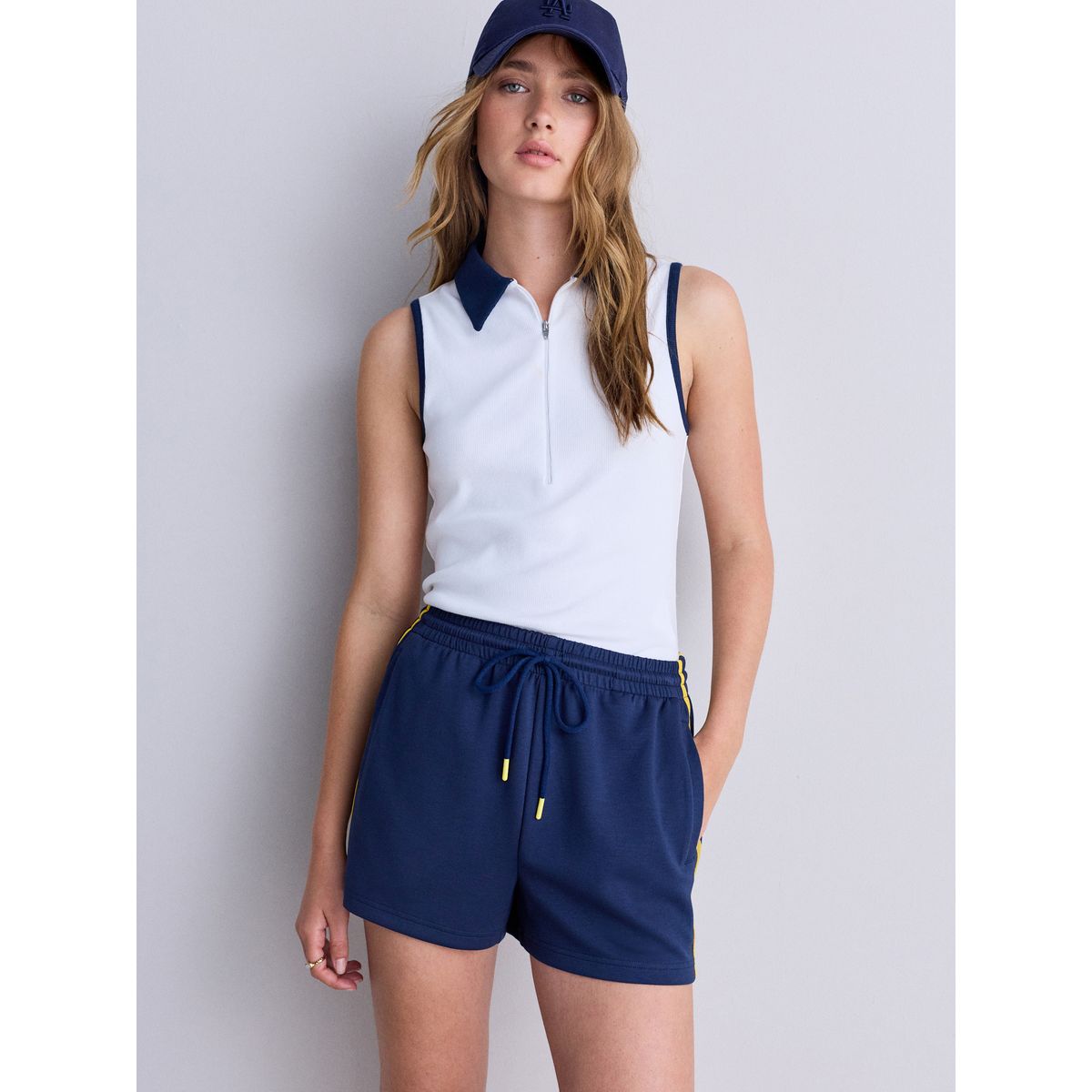 Short fluide à bandes latérales bleu marine, NEXT