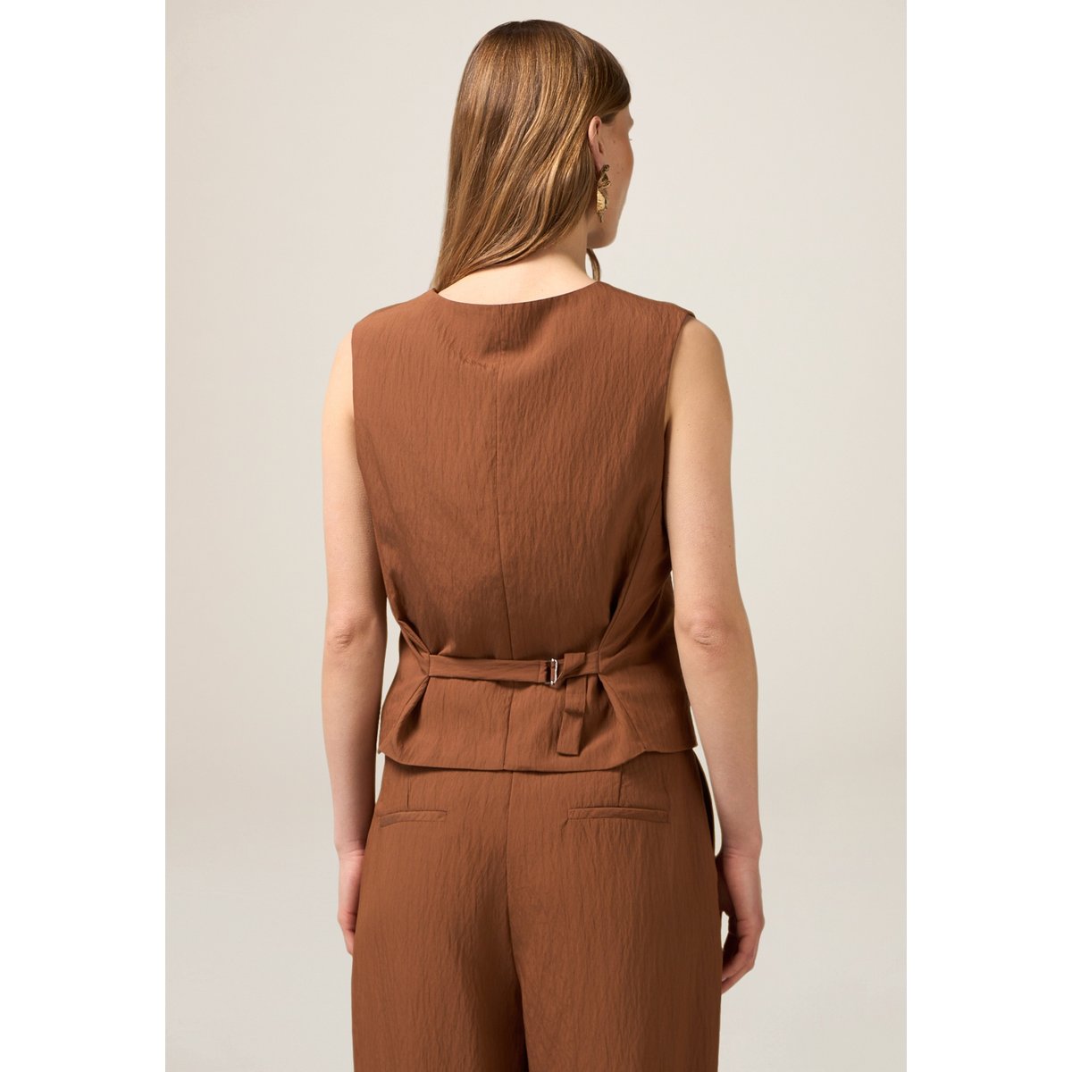 Gilet en tissu fluide marron, OLTRE