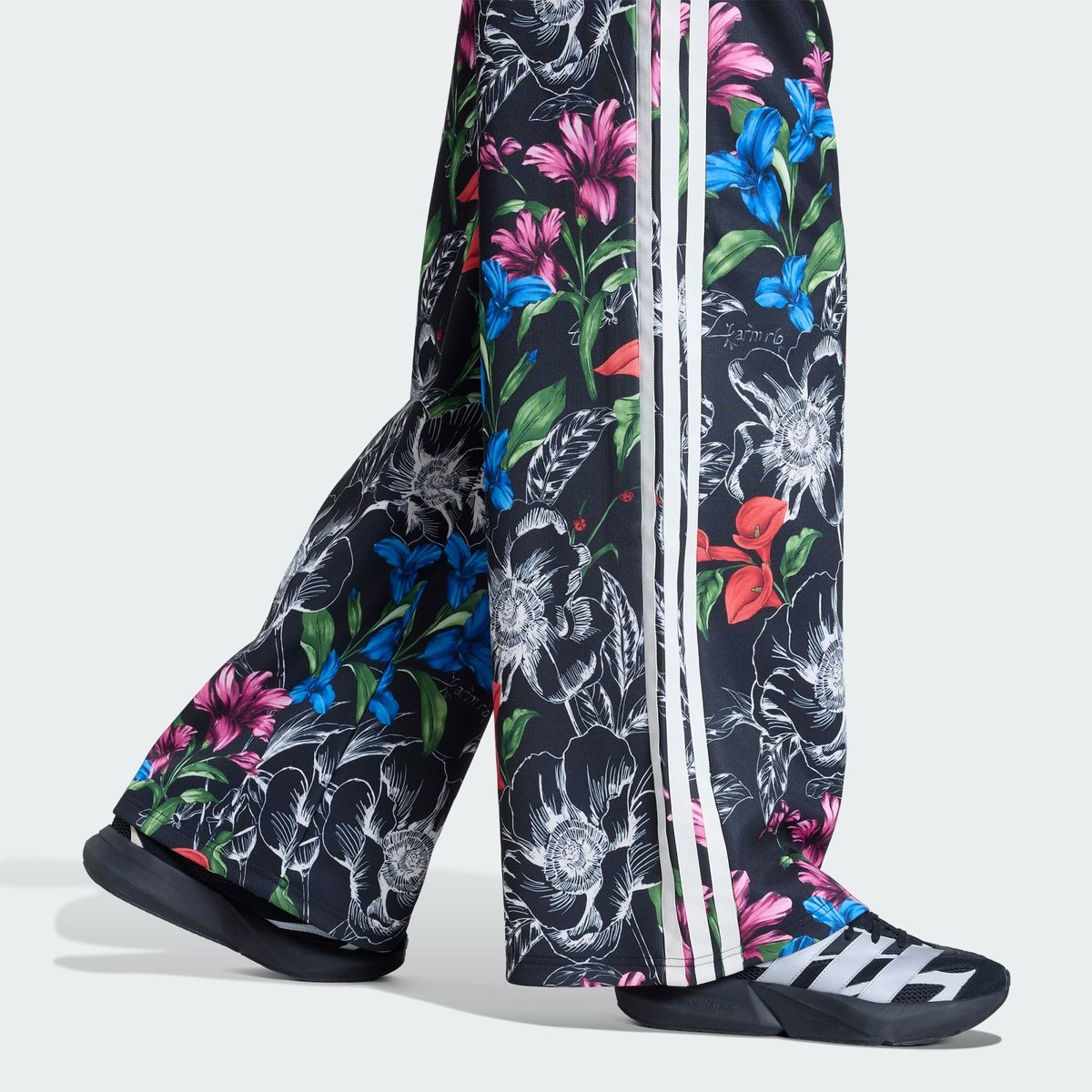 Pantalon De Survêtement Adidas X Farm Rio House Of Tiro Pantalon De Survêtement Adidas X Farm Rio House Of Tiro black / cream white / multicolor, ADIDAS SPORTSWEAR