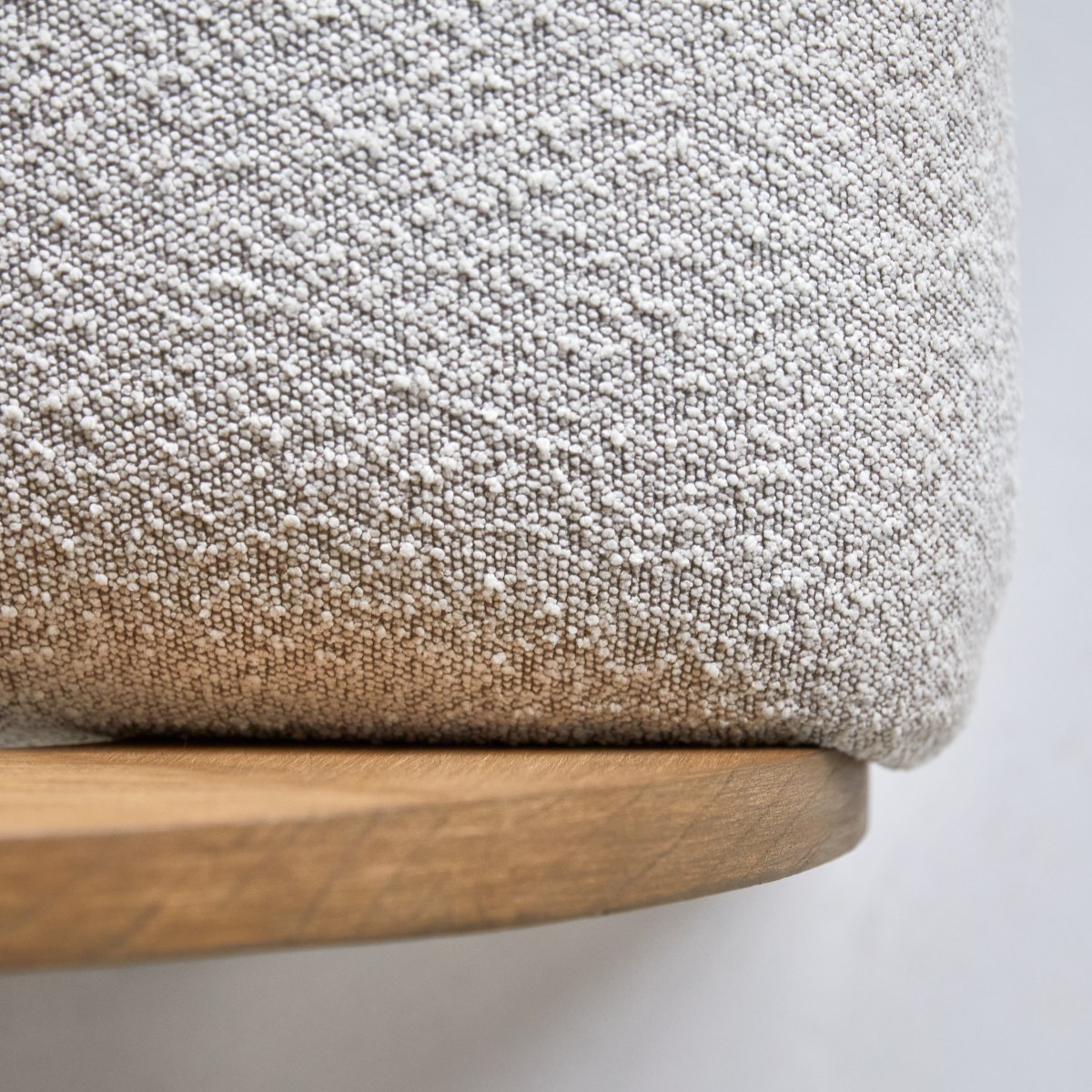 Fauteuil en Mindi clair massif, BOTI beige, TIKAMOON