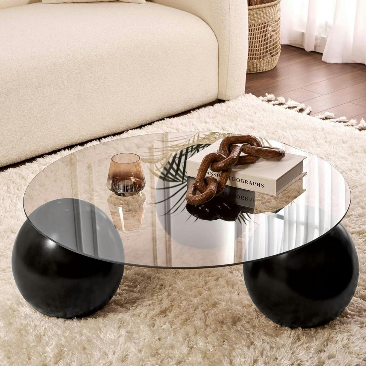 Table basse ronde en verre pieds boules KOCHI verre ambré - pieds noirs, PIER IMPORT
