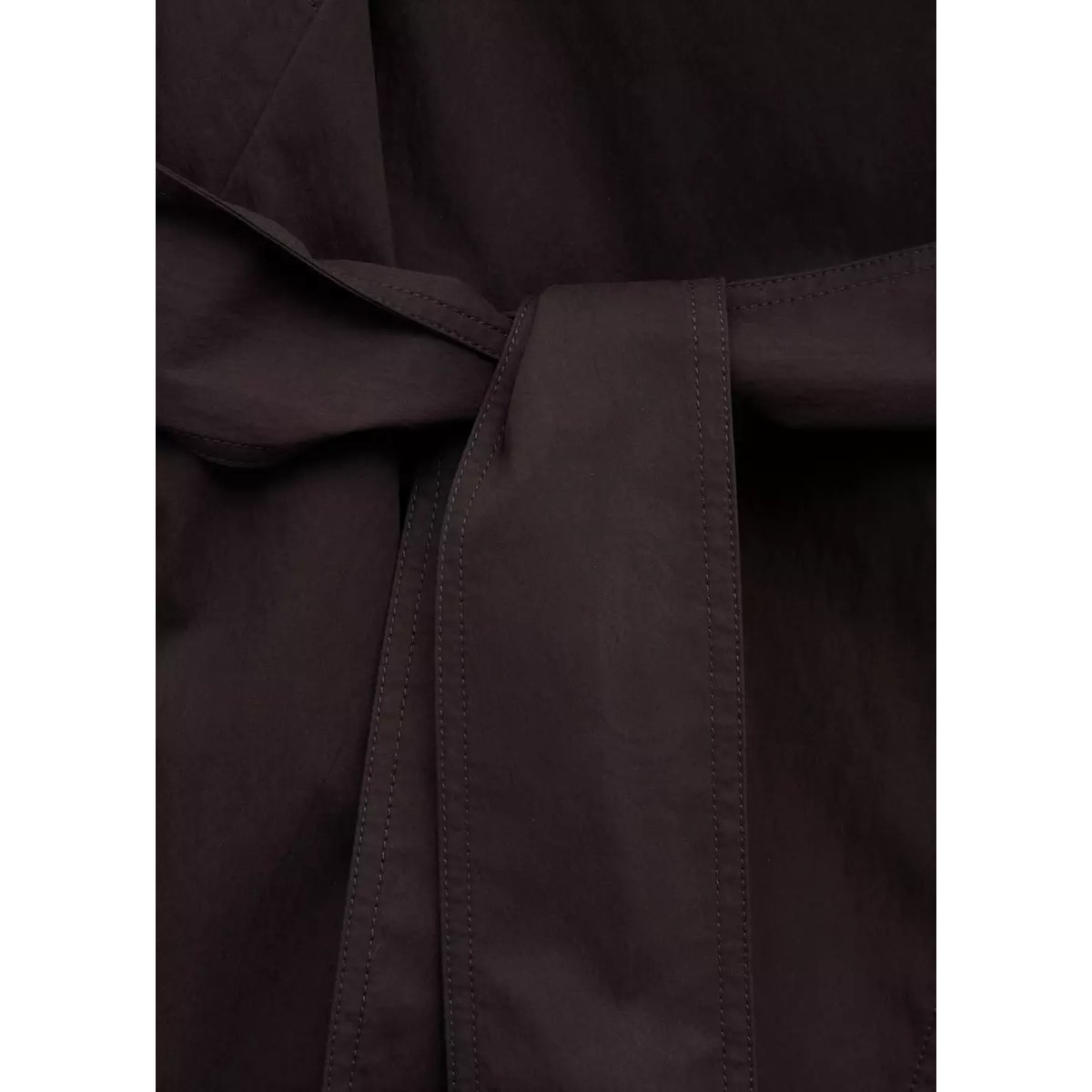Trench-coat en coton maxi à revers avec  ceinture prune, MANGO