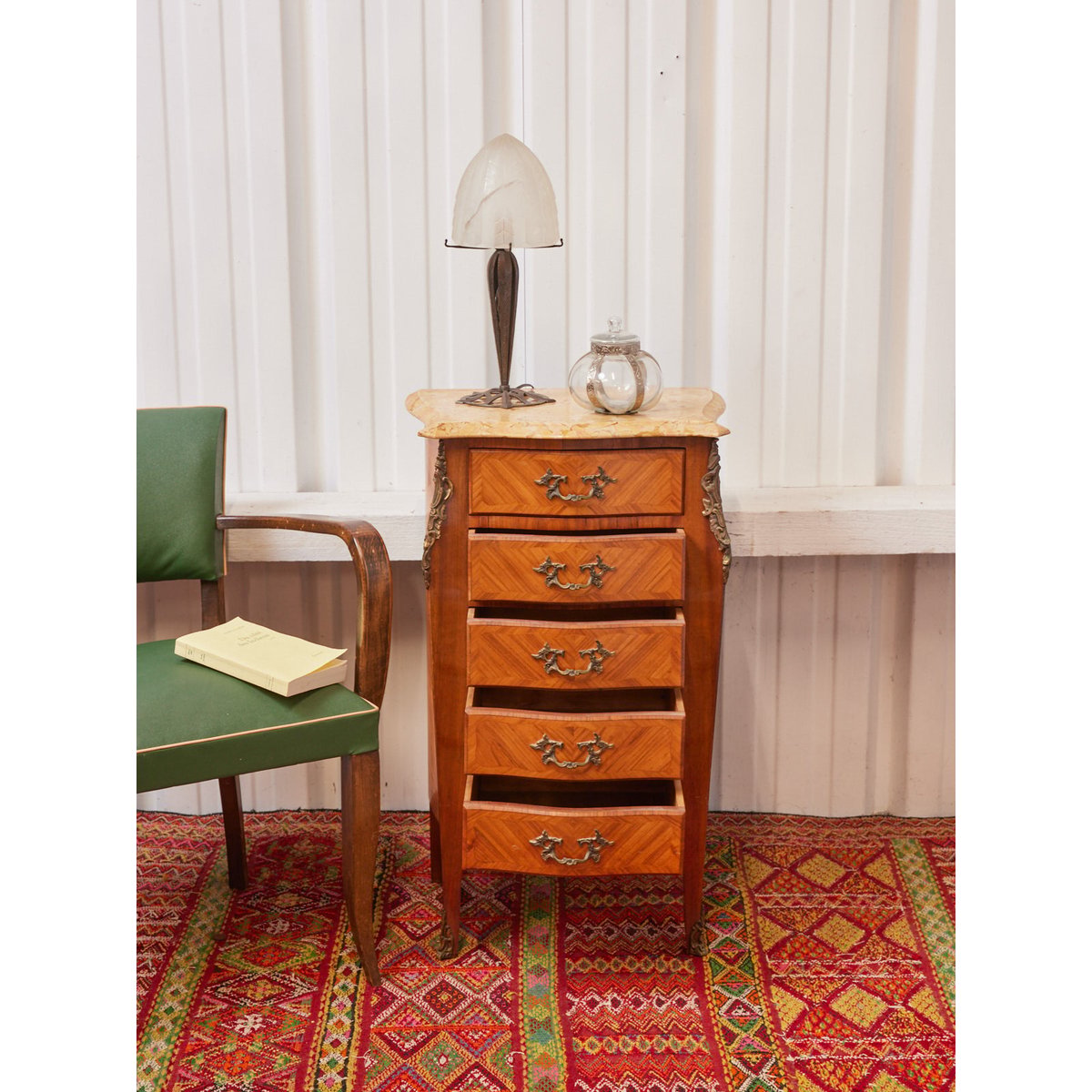 Commode haute en marbre Garance N°696 - Bon état bois clair, DEBONGOUT