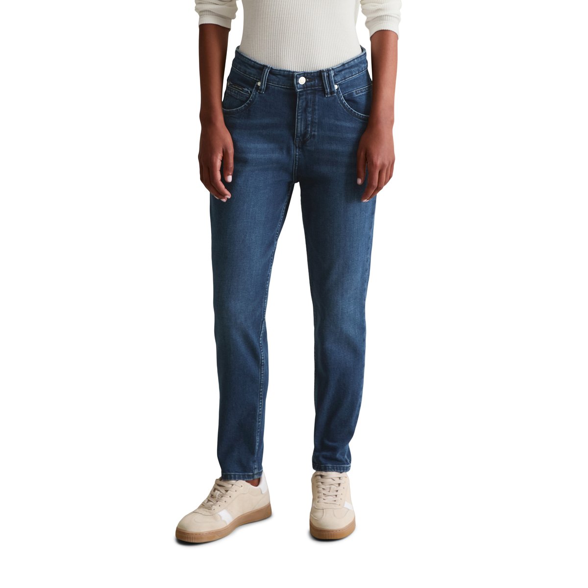 Jeans modèle Freja boyfriend en mélange de coton organique bleu foncé, MARC O’POLO DENIM