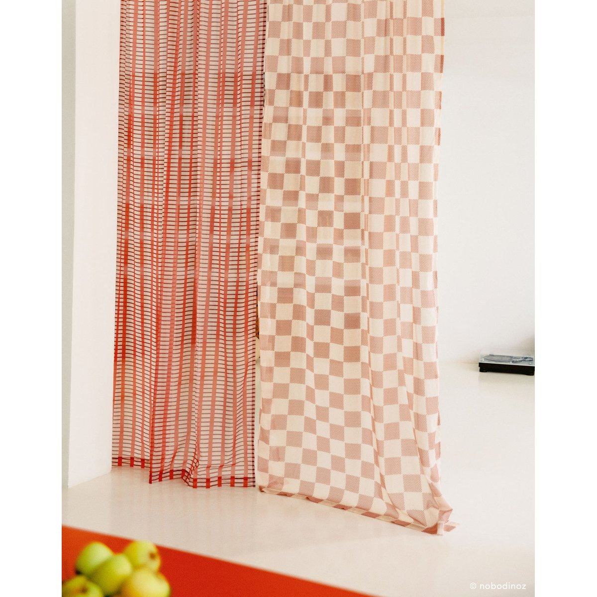 Rideau en voile de coton Wendy red stripes, NOBODINOZ