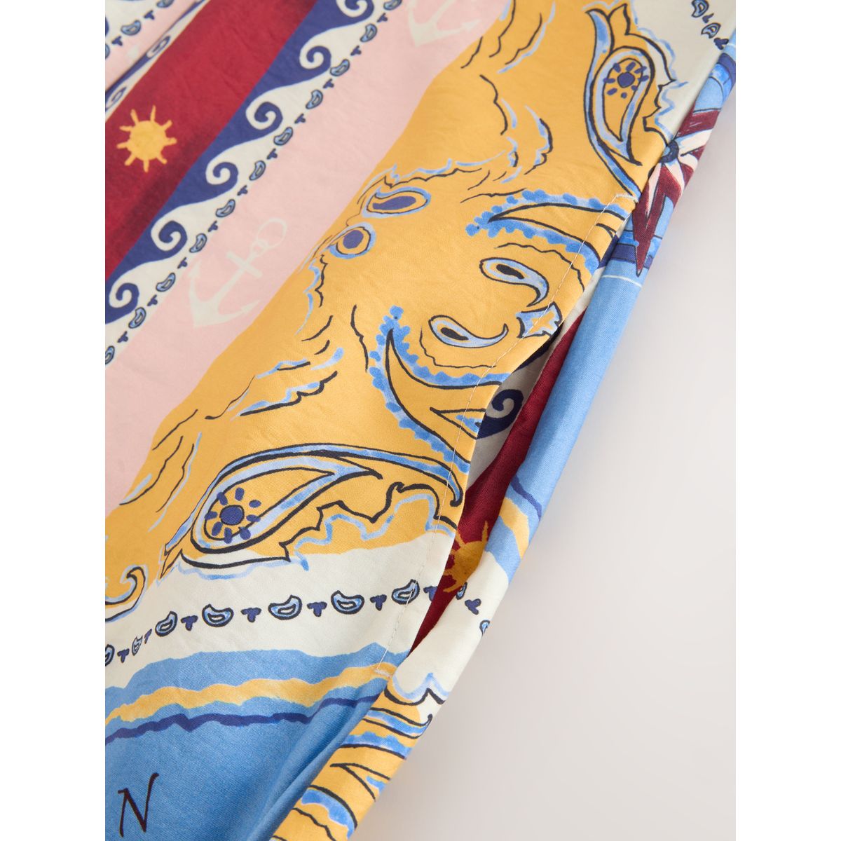 Robe mi-longue dos nu à encolure torsadée écharpe rouge imprimée, NEXT