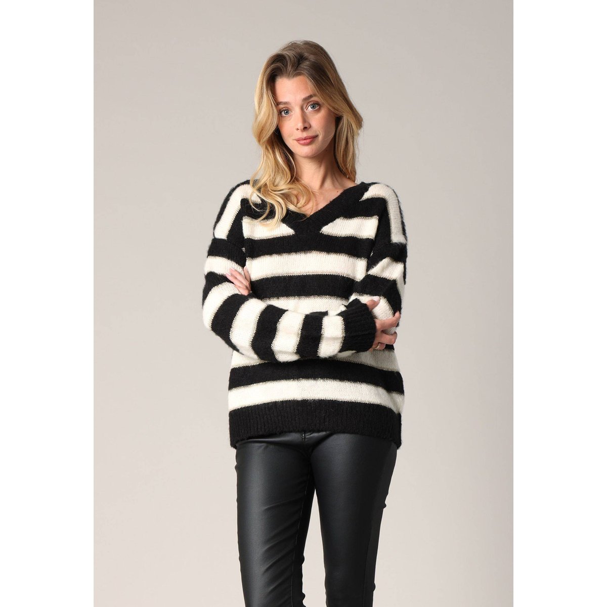 Pull en maille douce à larges rayures MARCIANE black, DEELUXE