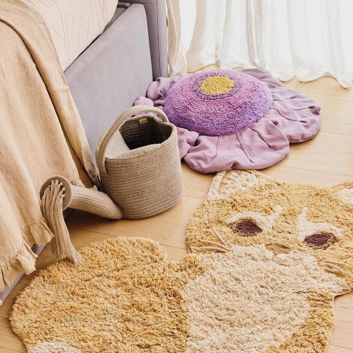 Tapis lavable Chat Ginger PETALS & PALS brun antique, châtaigne, daim, naturel, miel clair, rose, doré, vanille, grain de café, LORENA CANALS