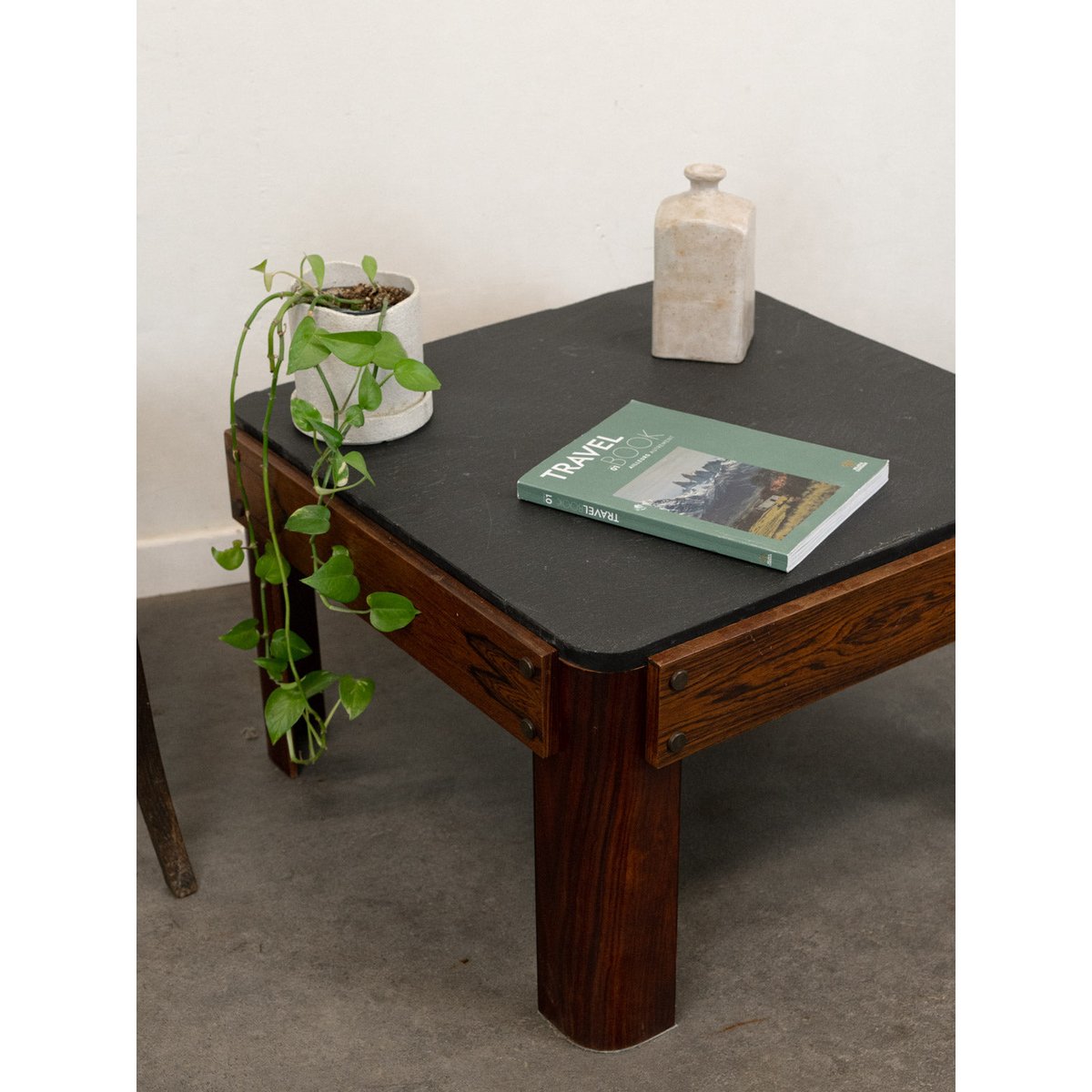 Table basse en bois et ardoise Marie-Pierre N°81 - Bon état gris, DEBONGOUT