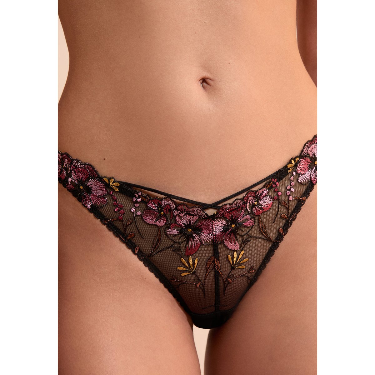 Tanga avec broderie NOVA noir, ETAM