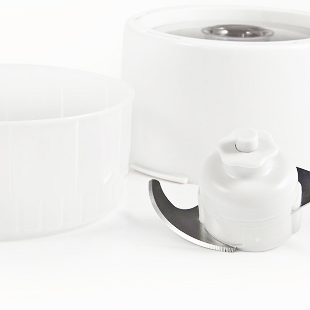 Picadora branca Pikatti 700W 1705FL, da Flama branco, FLAMA