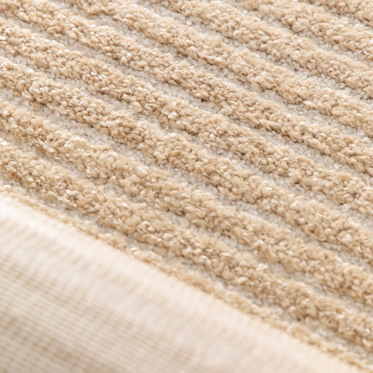 Tapis doux à relief moderne graphique DESIGN GEOPOP beige, THE DECO FACTORY
