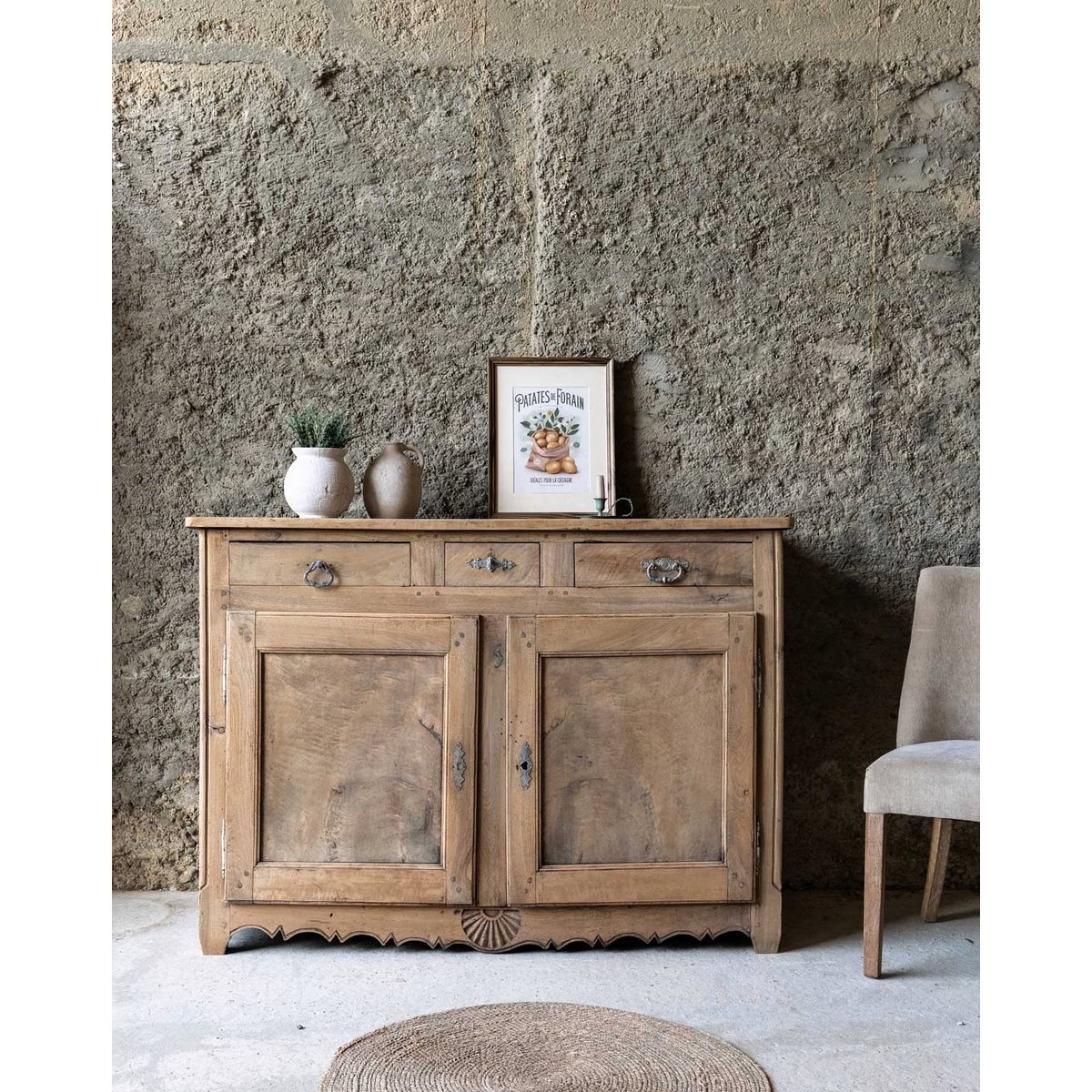 Buffet sculpté en noyer Gilbert N°1871 - Bon état bois clair, DEBONGOUT