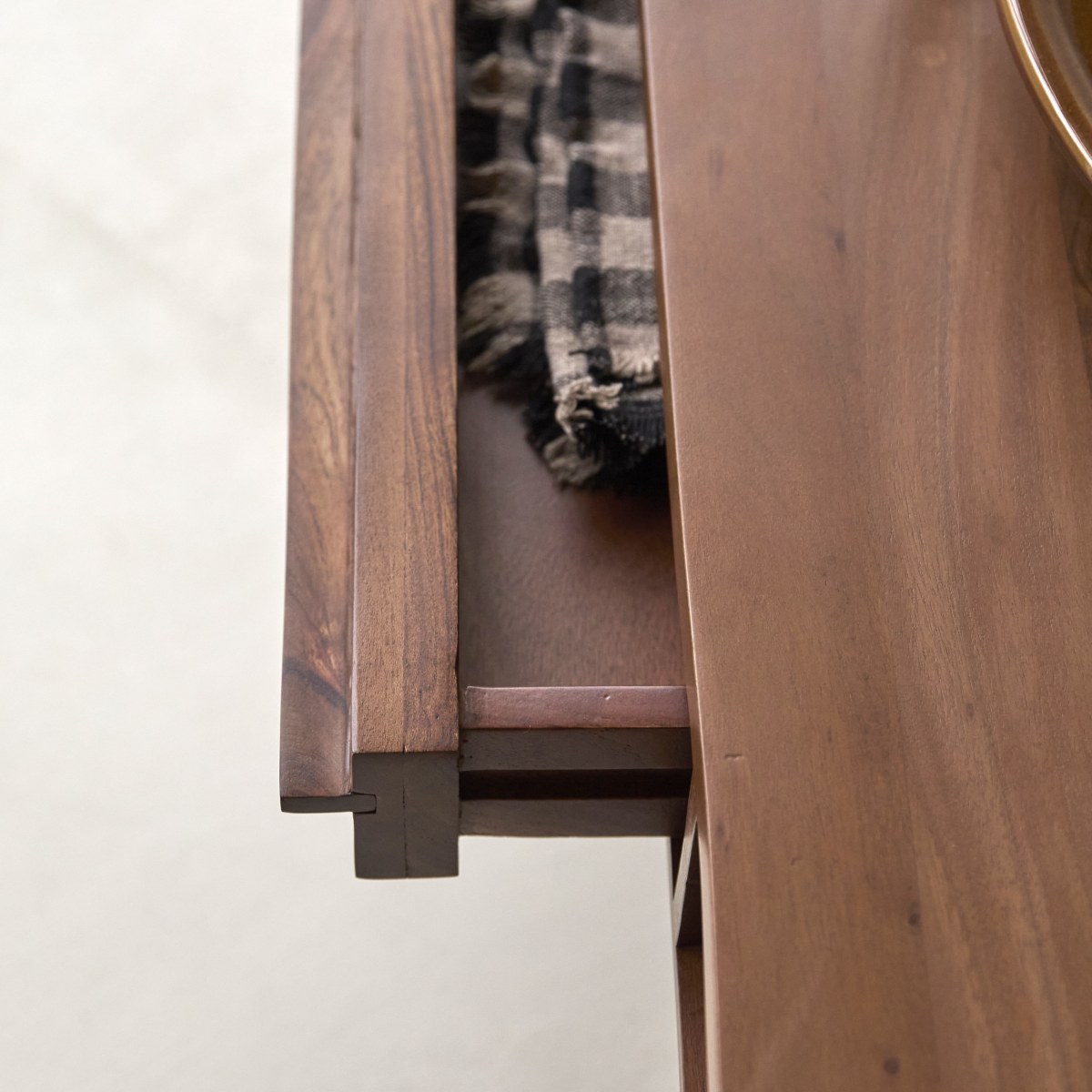 Table basse en Acacia massif, NIELS marron foncé, TIKAMOON