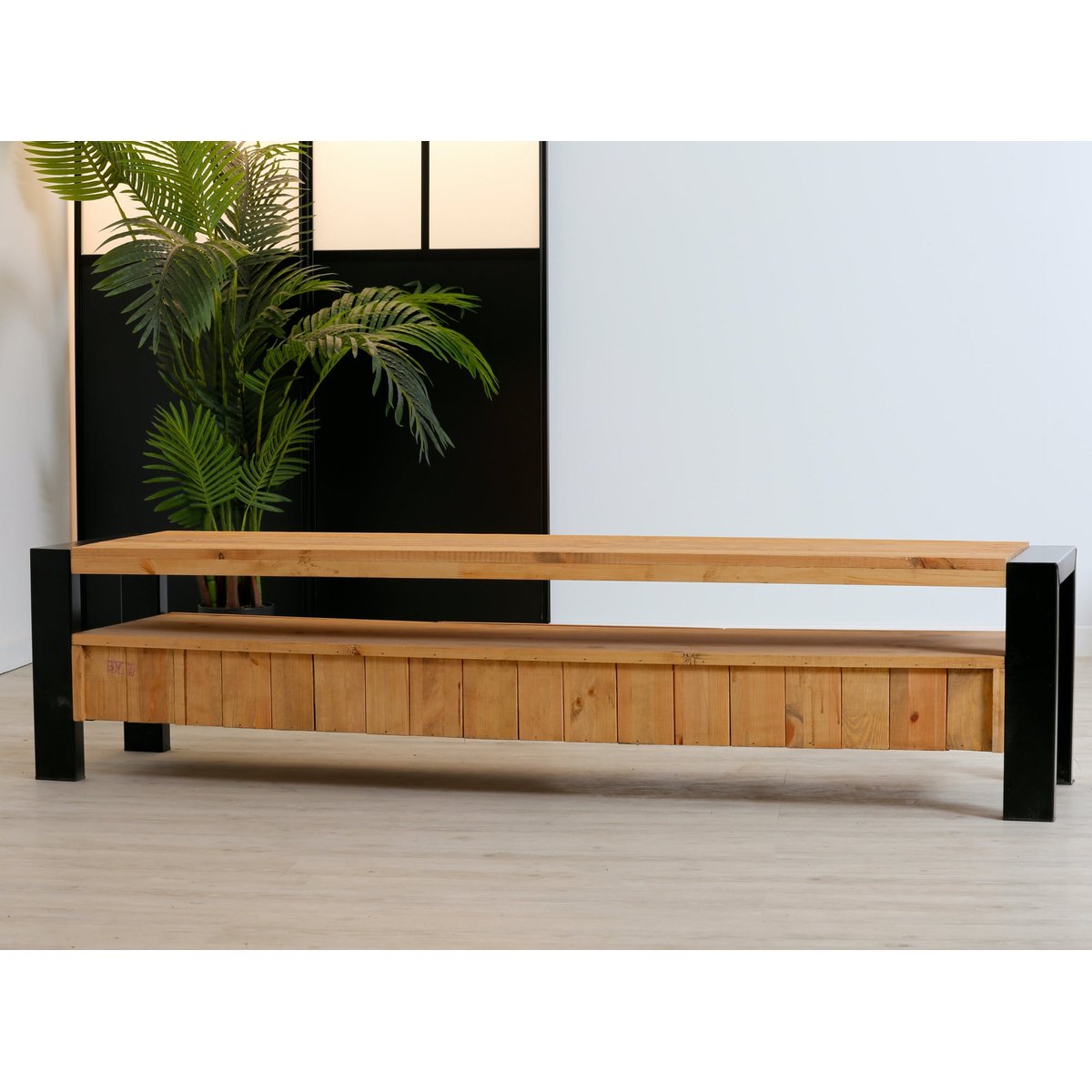 Meuble TV 180cm pin massif et métal 3 tiroirs style industriel LOUNDGE bois naturel, PIER IMPORT