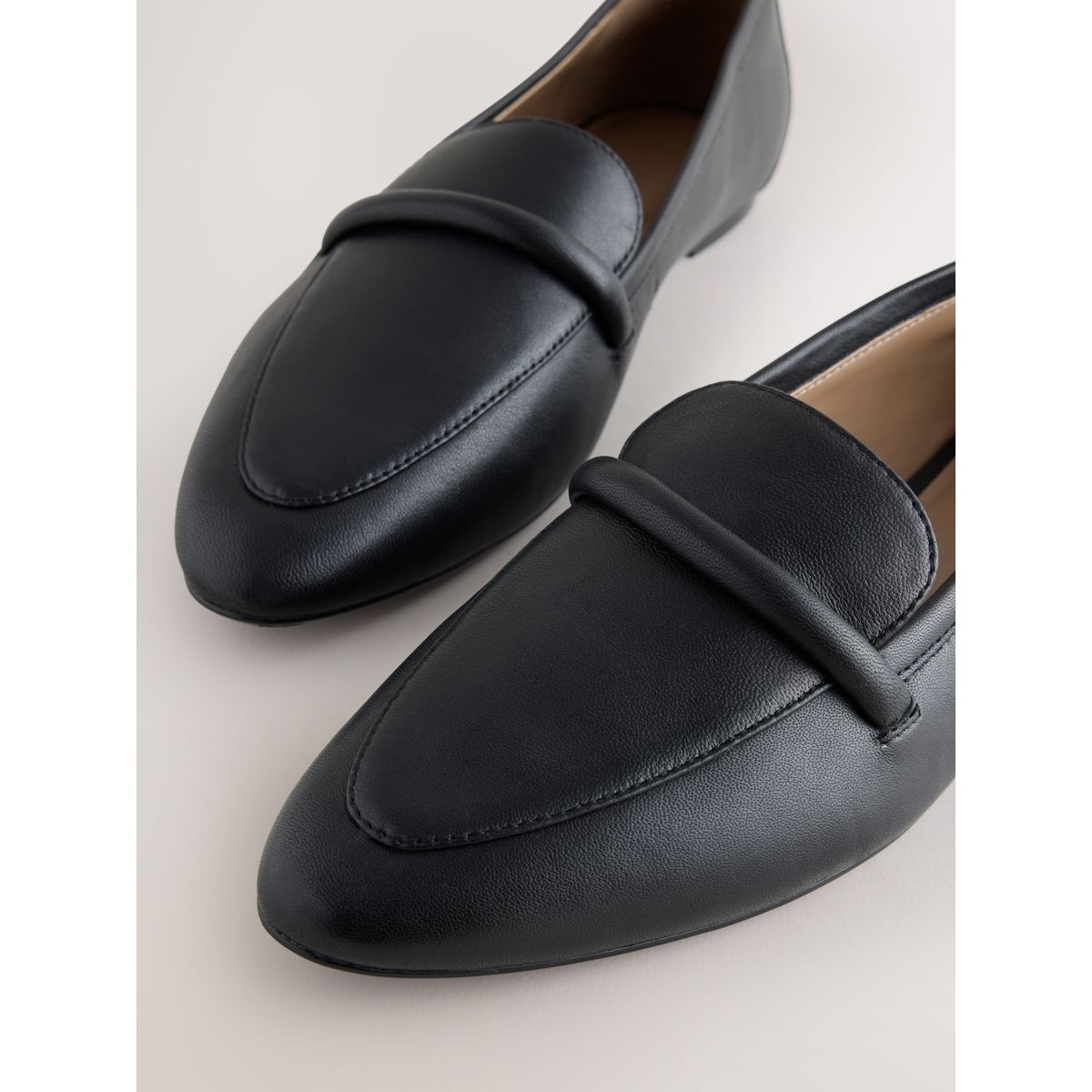 Mocassins en cuir à bout pointu noir, NEXT
