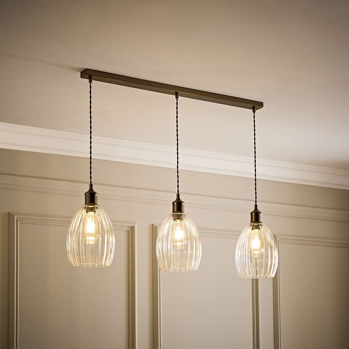 Chelsea 3-Light Ribbed Glass Diner Bar Pendant Light with Filament Bulbs brushed brass, ÉDITÉ