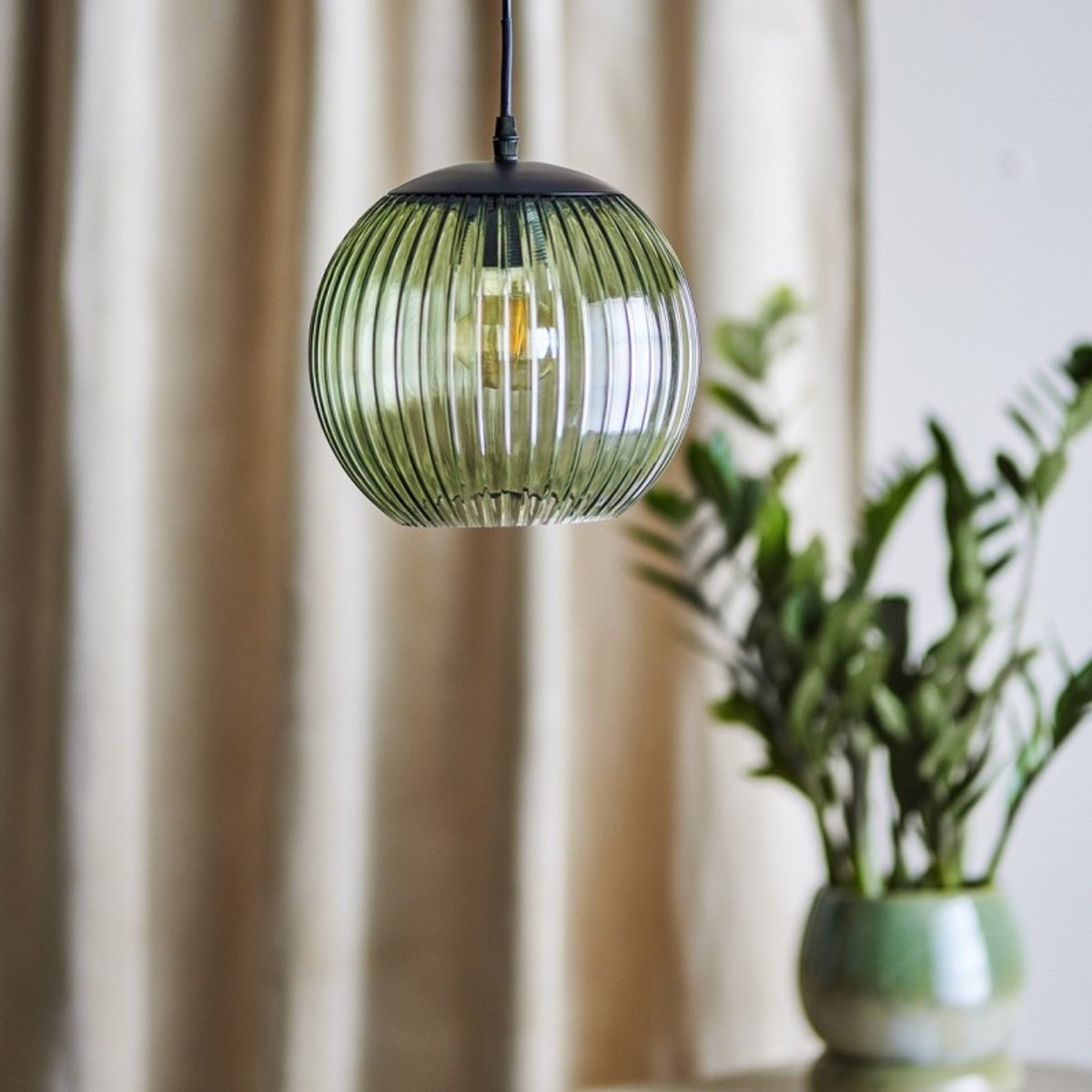 Suspension classique boule verre SYBIA vert, BLOOMINGVILLE