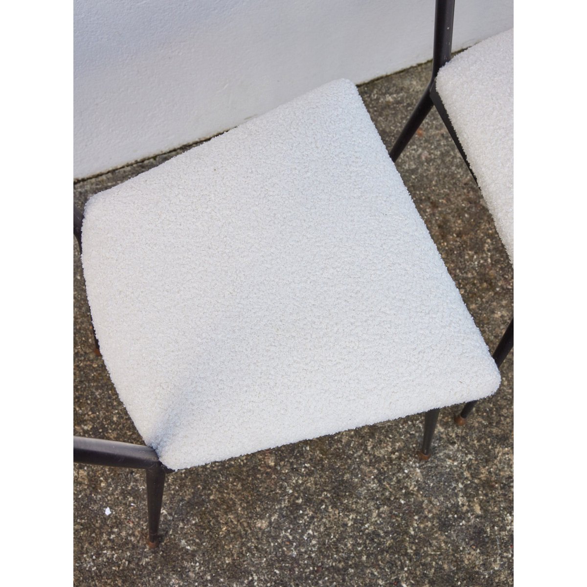Paire de chaises en métal Alma N°1048 - Bon état blanc, DEBONGOUT