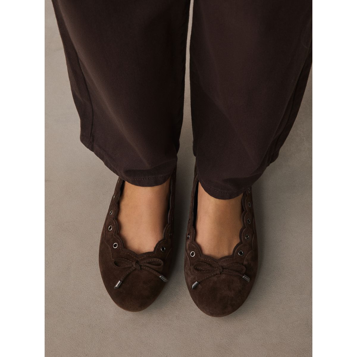 Ballerines festonnées en cuir forever comfort marron chocolat, NEXT