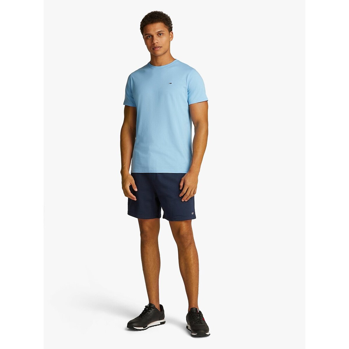Pantaloncini taglio standard con stemma della bandiera blu scuro, TOMMY JEANS