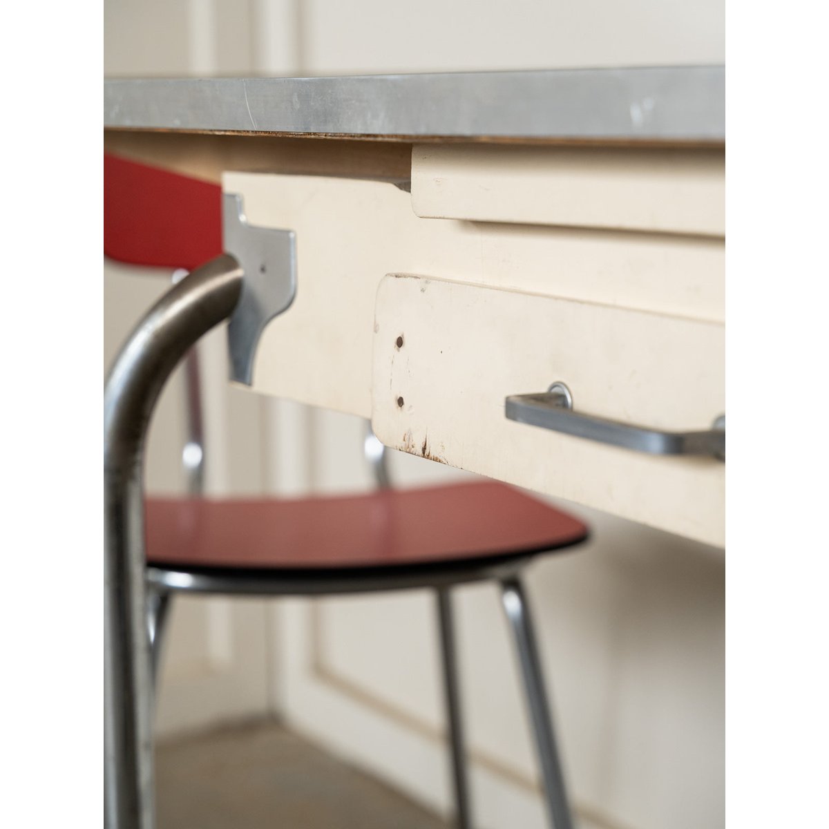 Table à manger en formica Karla N°1280 - Bon état beige, DEBONGOUT